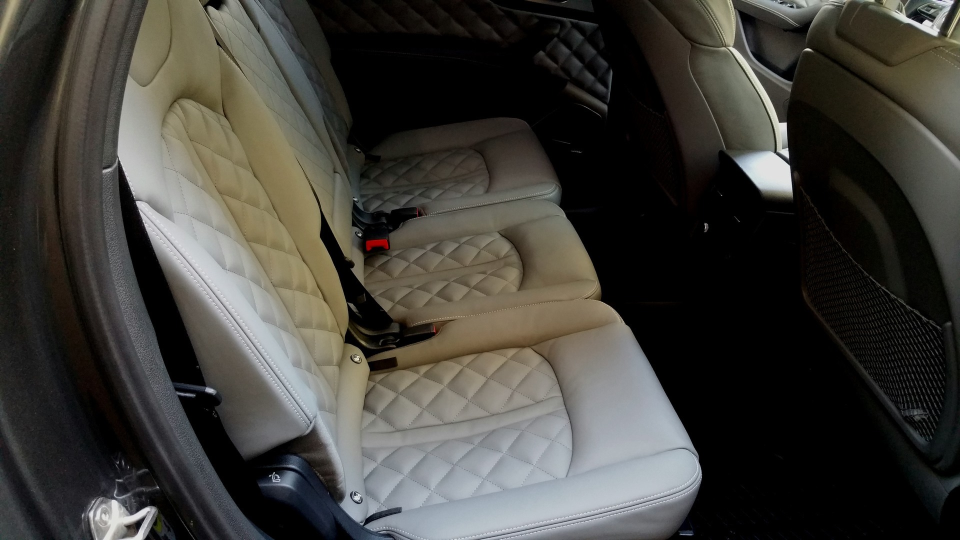 Tapicerka samochodowa Audi Q7 S-line
