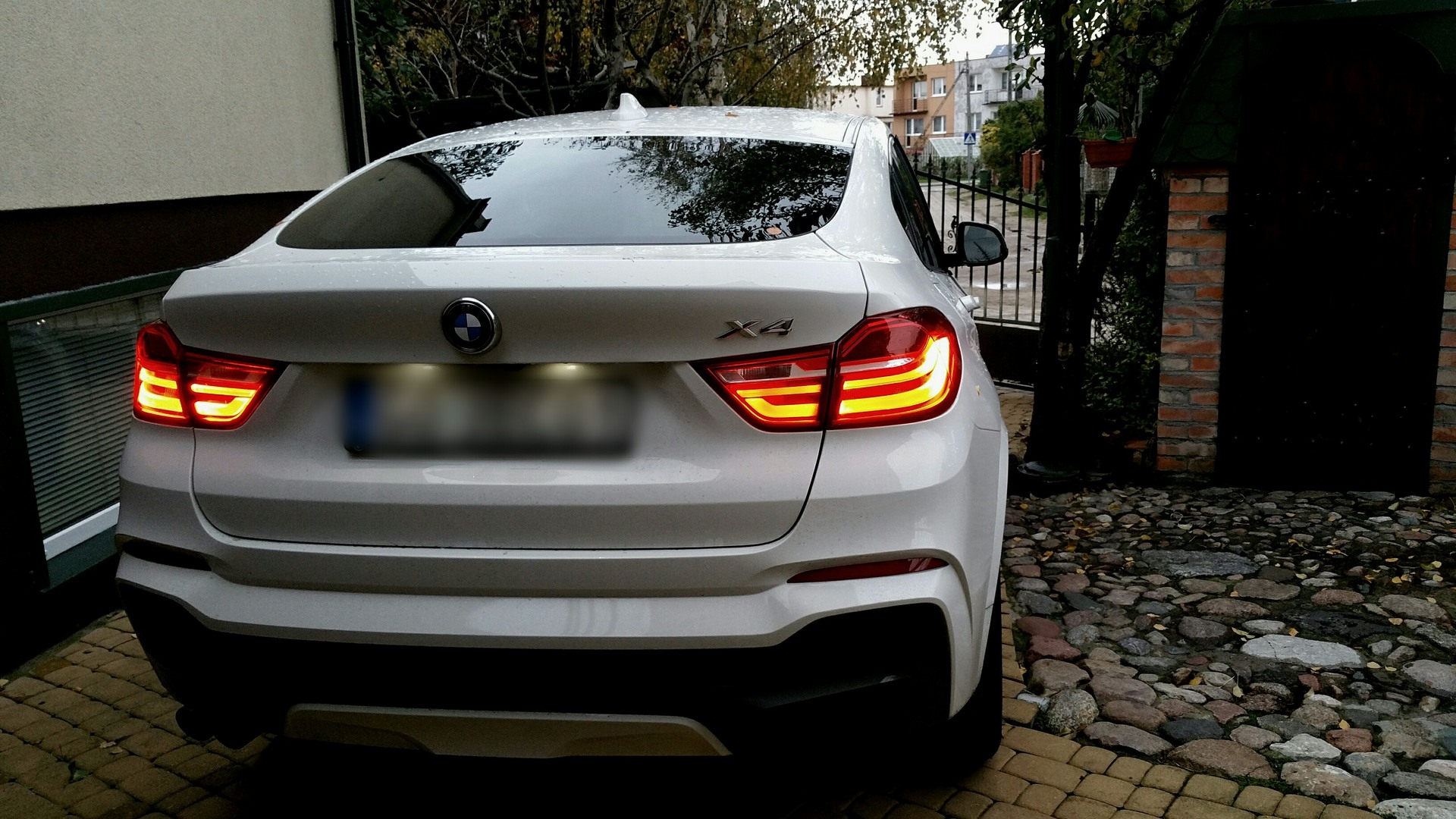 X4 F26