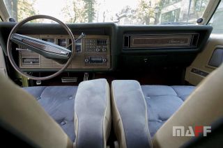 Tapicerka samochodowa Cadillac Continental-mark-4 - 9