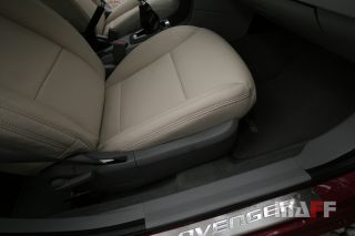 Tapicerka samochodowa Dodge Avenger - 18