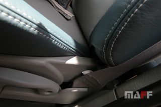 Tapicerka samochodowa Jeep 4x4-v8 - 3