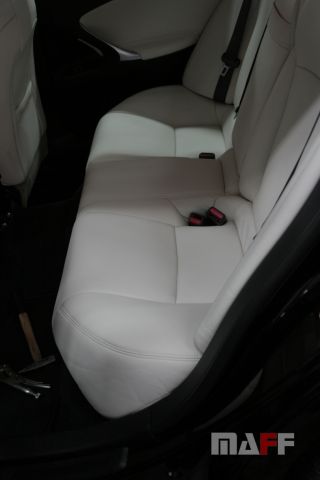Tapicerka samochodowa Lexus Is-220 - 11