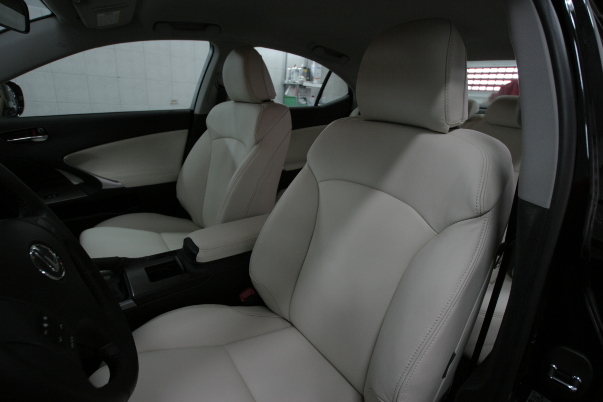 Tapicerka samochodowa Lexus IS 220