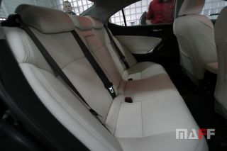 Tapicerka samochodowa Lexus Is-220 - 2