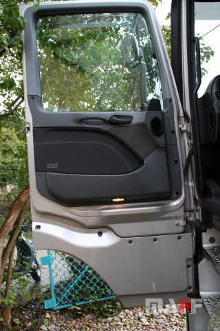 Panele drzwiowe Mercedes-Benz Actros - 2