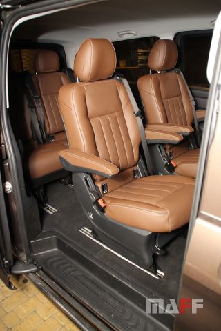 Tapicerka samochodowa Mercedes-Benz W447 - 18