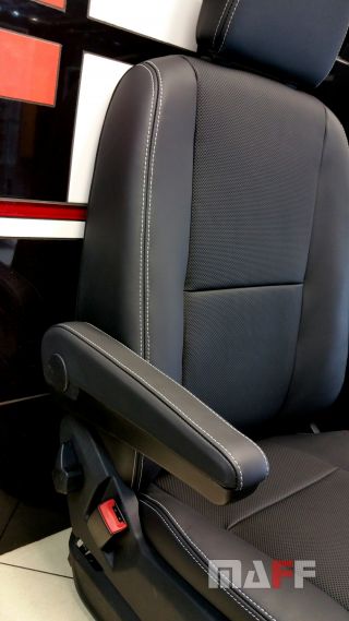 Tapicerka samochodowa Mercedes-Benz W447 - 2