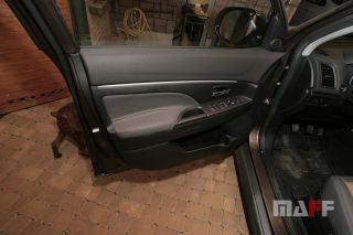 Panele drzwiowe Mitsubishi Outlander - 12