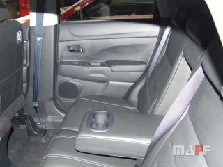 Tapicerka samochodowa Mitsubishi Outlander - 17
