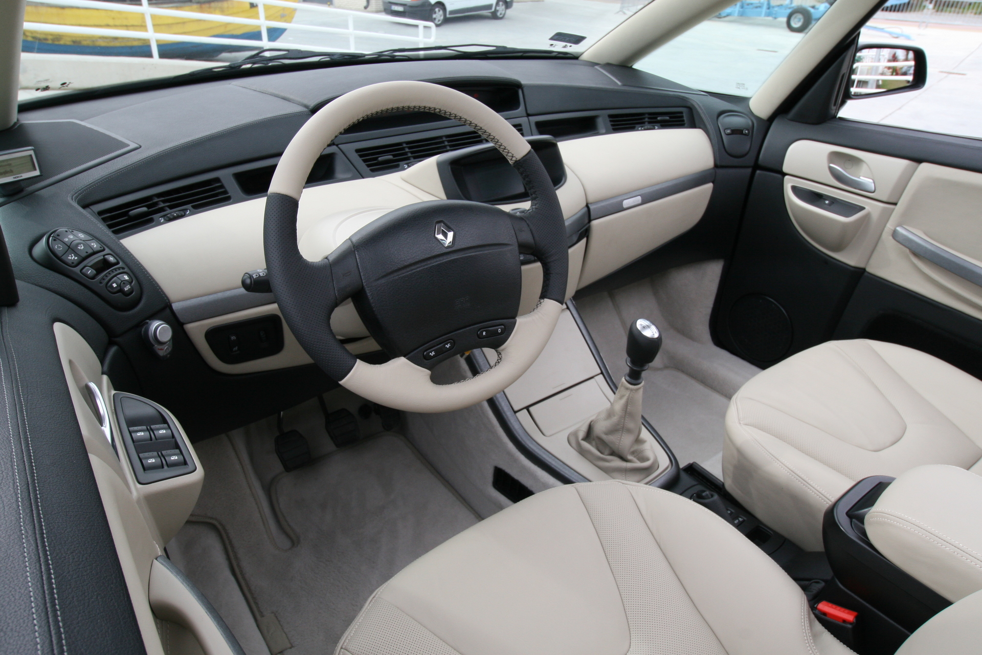 Obszycie kierownicy Renault Avantime