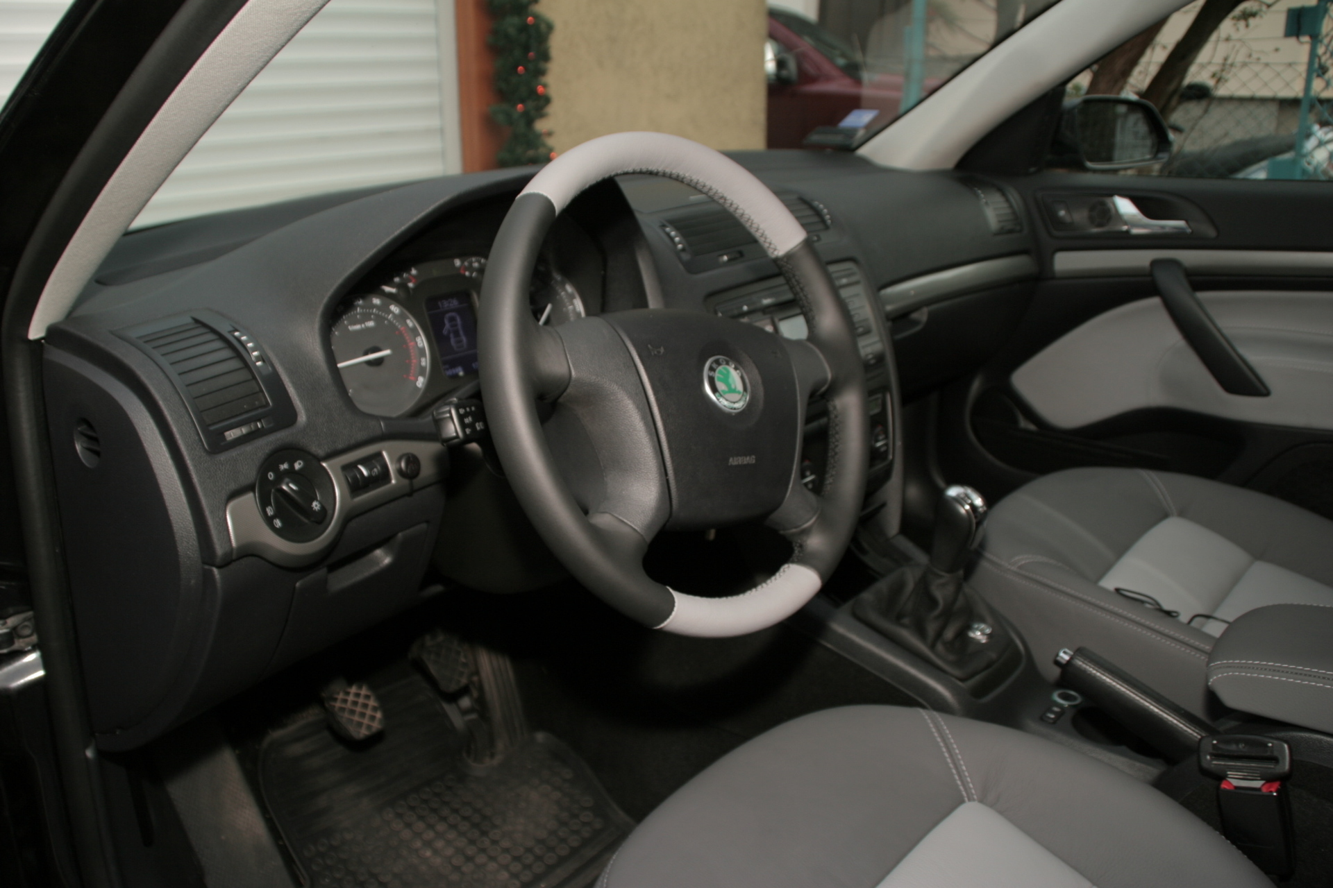 Obszycie kierownicy Skoda Octavia
