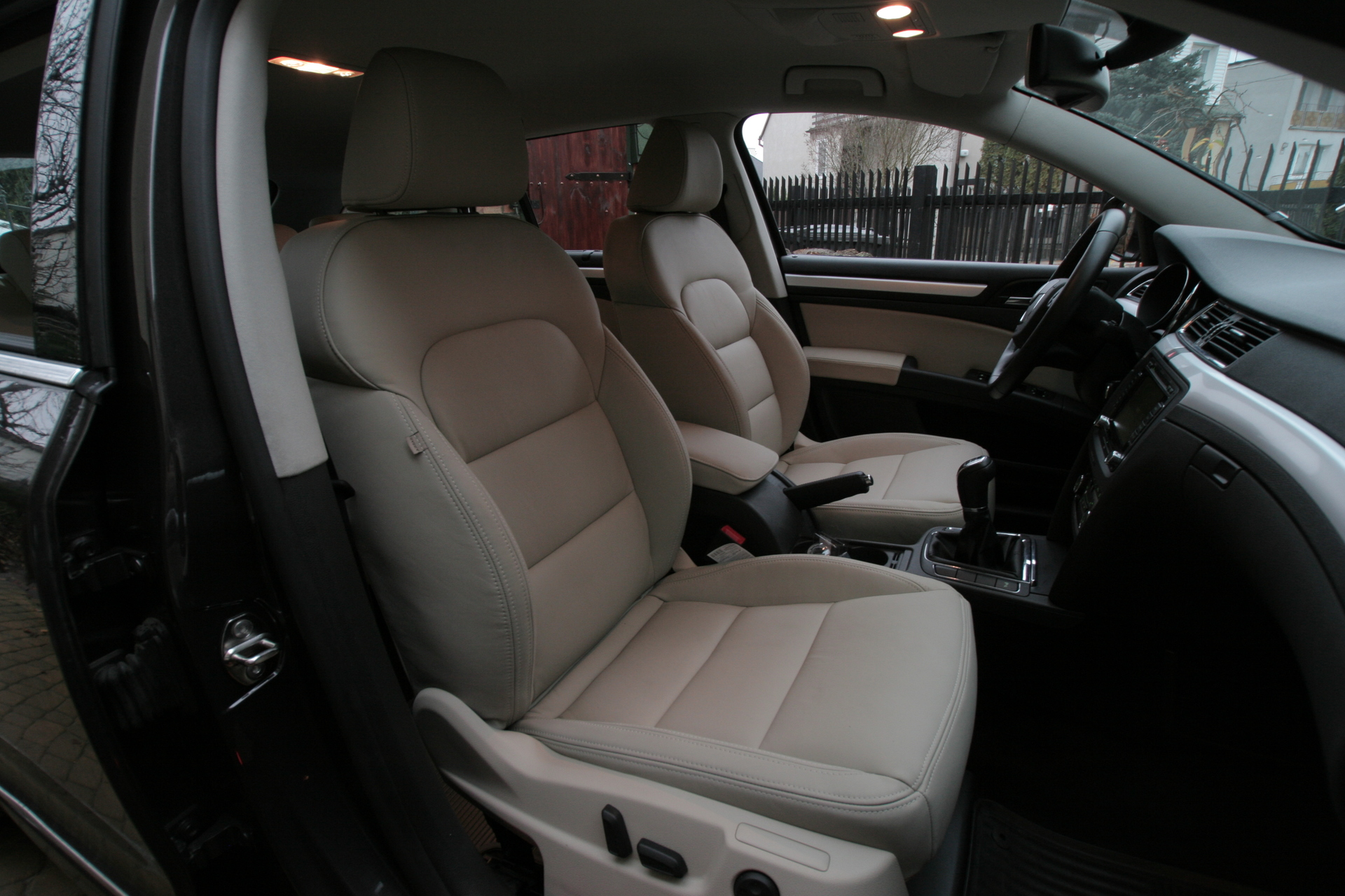 Tapicerka samochodowa Skoda SUPERB II