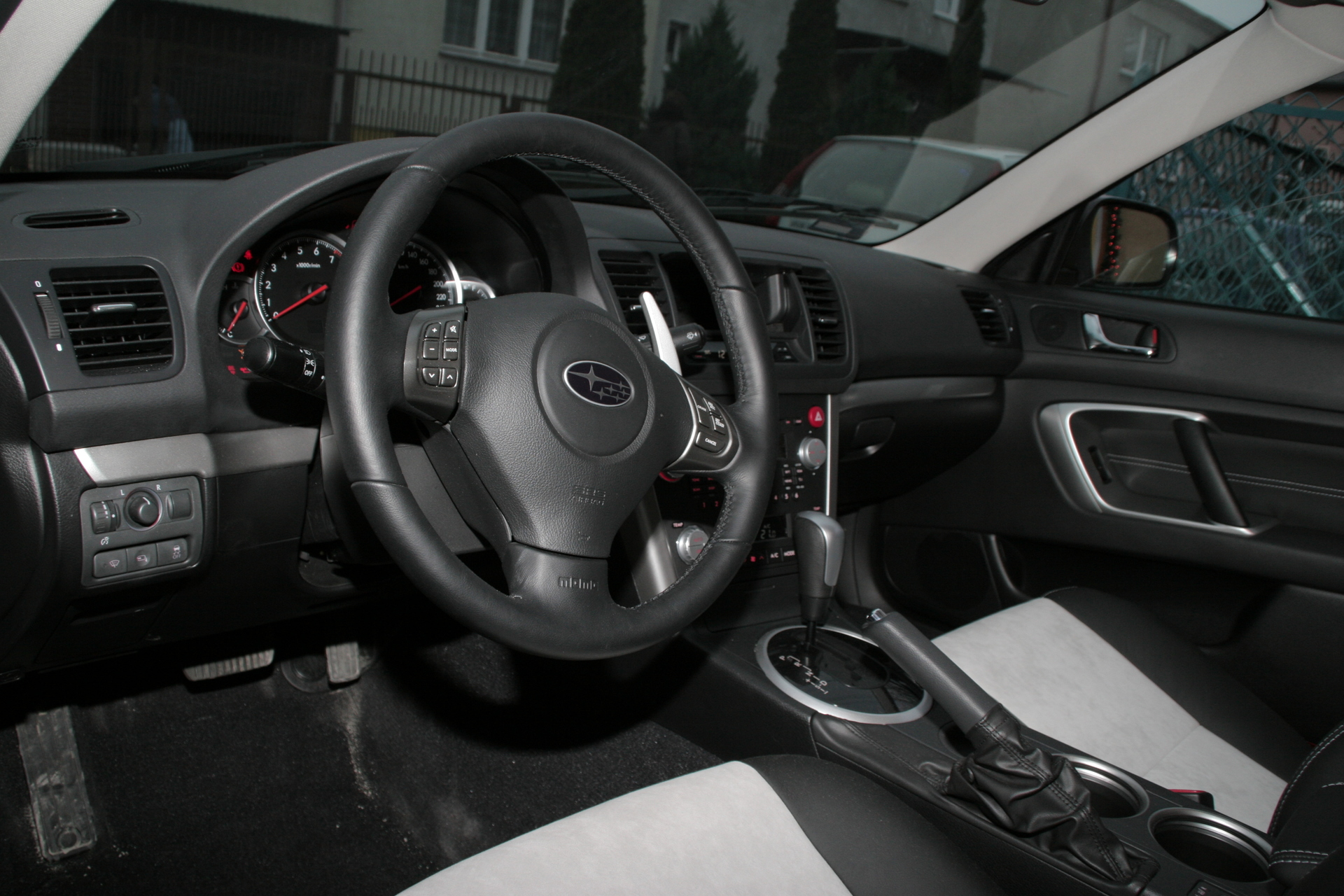 Obszycie kierownicy Subaru Legacy