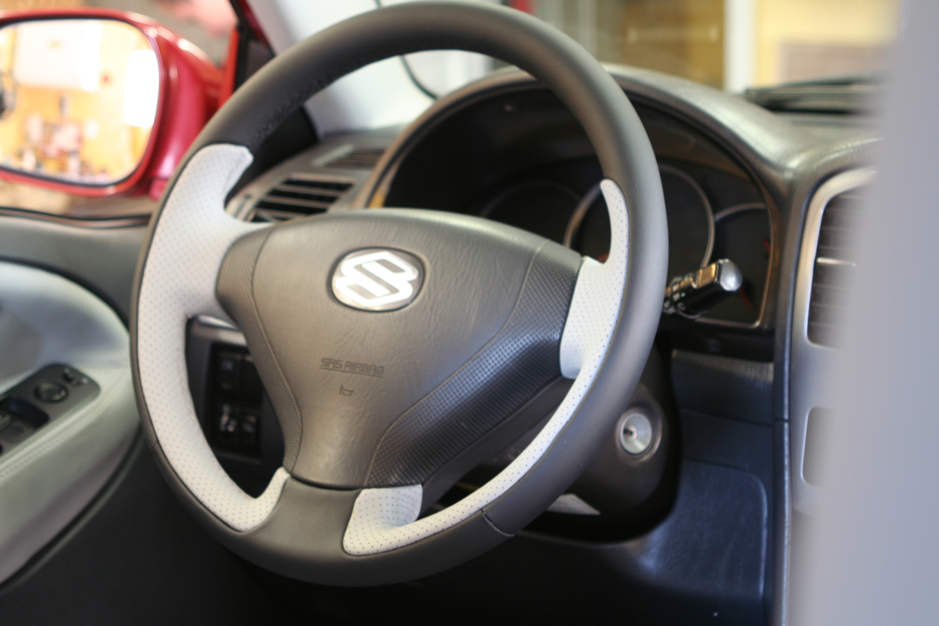 Obszycie kierownicy Suzuki Vitara