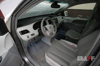 Tapicerka samochodowa Toyota Previa - 12