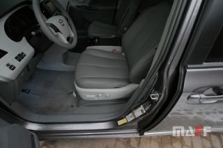 Tapicerka samochodowa Toyota Previa - 13